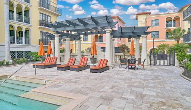 Luxurious Top Floor unit at The Residence at Coconut Point