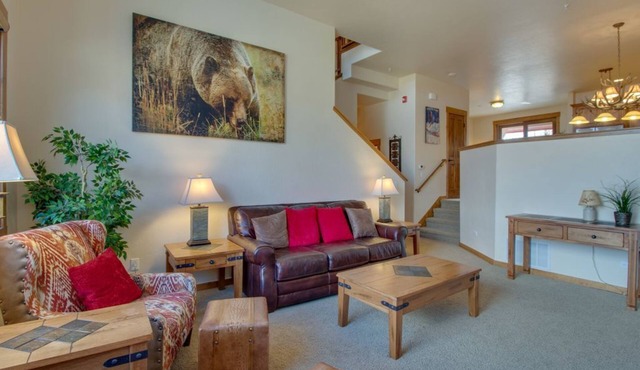 Luxurious Town home with mountain views, private decks and spacious floor plan