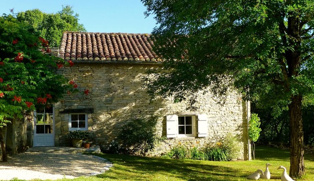 Luxurious Two Bedroom Gite with Private Pool. La Vigne Vierge Gite de Charme