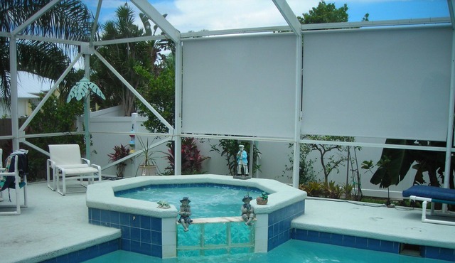 Luxurious two -bedroom house with third bedroom option salt water pool, hot tub
