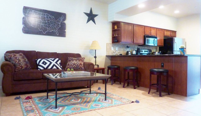 Luxurious, Upscale Townhome In Sedona. Super clean, gourmet kitchen, comfy beds!