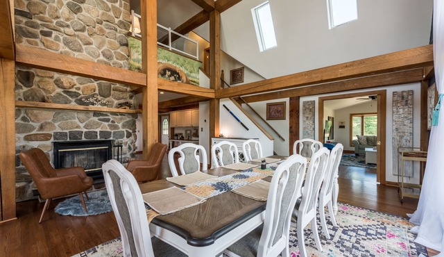 Luxurious farmhouse with breathtaking views on sprawling 14-acre farm