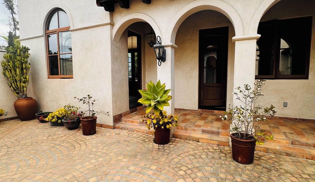 Luxurious 1 bedroom Guest House in Palos Verdes Estates