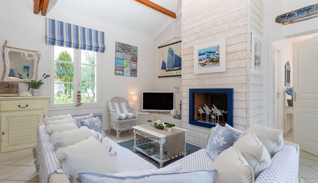 Luxurious villa only 3.5km from the beach