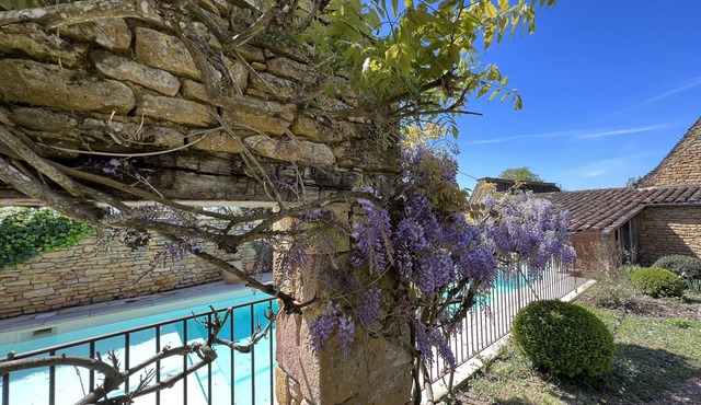 Luxurious villa-all comfort- 4 to 5 persons