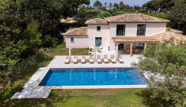 Luxurious Villa facing the Baie des Canebiers
