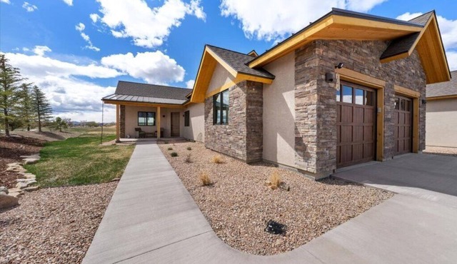Luxurious Villa on Bridges golf course, only an hour from Telluride
