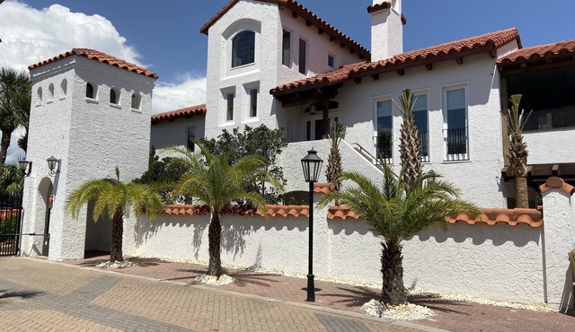 Luxurious Villa Blanca 30A in Vizcaya with Private Beach!