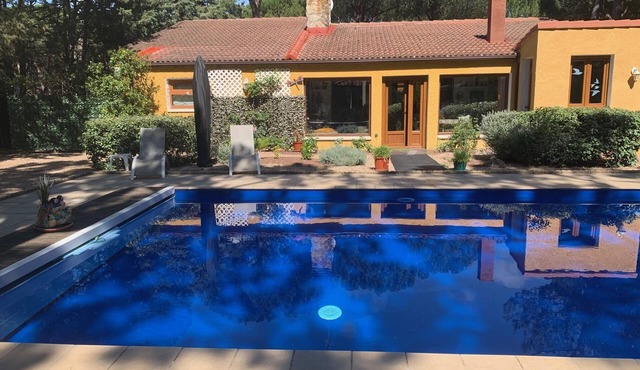 Luxurious villa with private pool in urbanization with security - VUT 47-121