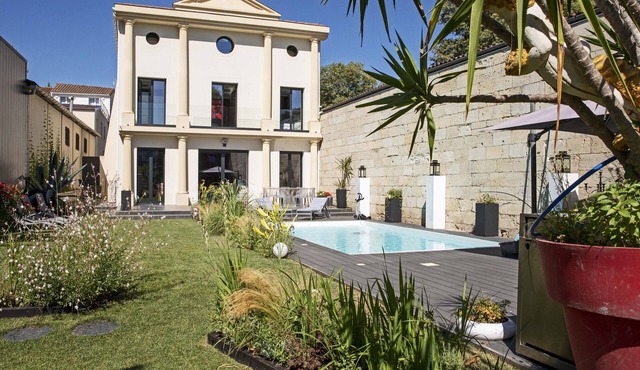 Luxurious villa with heated pool 5 bedrooms + 5 bathrooms - 10 people Bordeaux