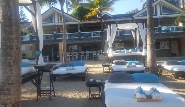 Luxurious Villas, and suites. Sandy Beaches