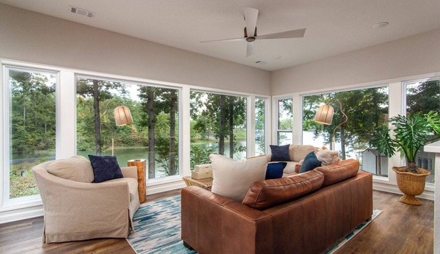 Luxurious Waterside Retreat on Lake Balboa