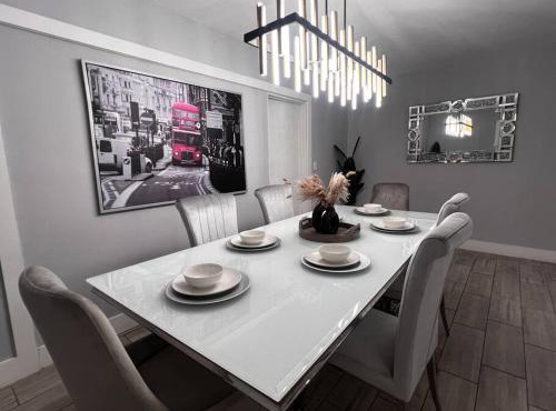Luxurious Westchester Home Near Miami Clinics