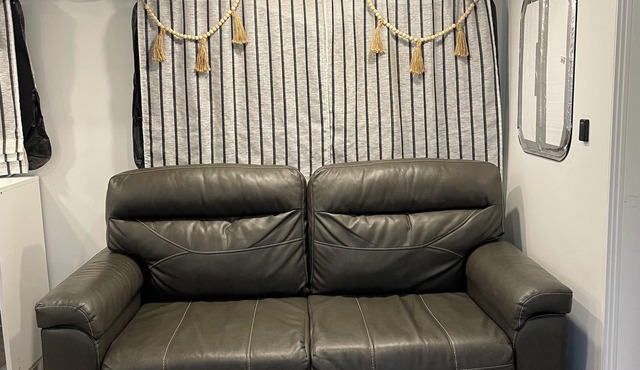 Luxurious Winter Retreat/ Lynchburg, TN