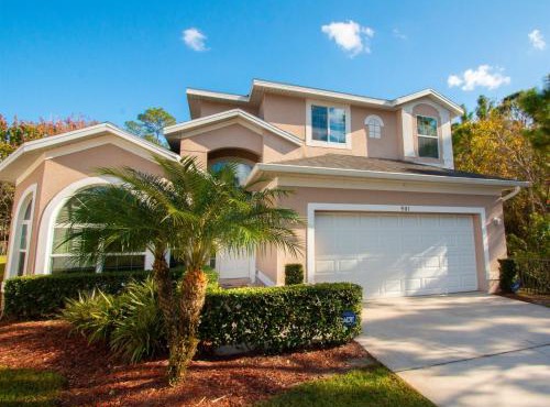 Luxurious With Privacy In 5 Bedroom With Private Pool By Florida Dream Homes