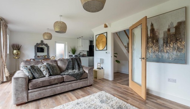 Luxuriously appointed 3 bedroom cottage off road parking for 3 vehicles dogs welcome by prior arrangement only 3 church cottages Alfrick close to Malvern and Worcester and Shelsley Walsh in a lovely village close to M5 Dogs welcome