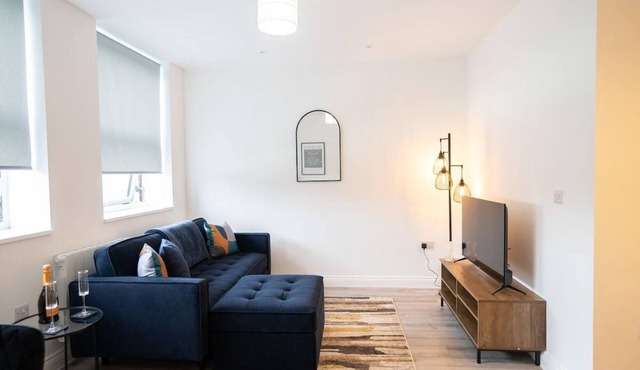 Luxury 1-Bed Flat - Free Parking