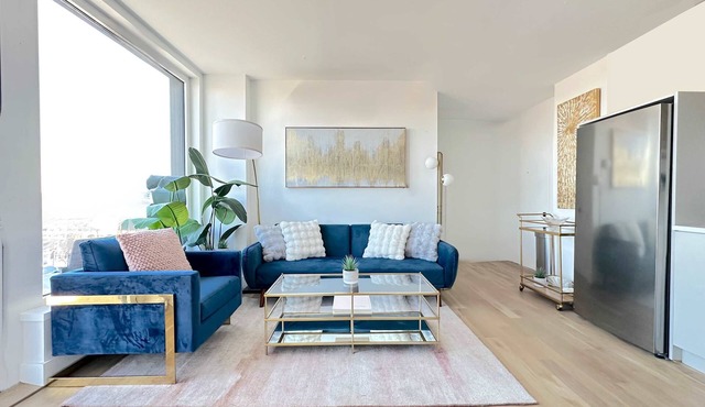 Luxury 1 Bed - Terrace - Gym- Lounge - Rooftop - In Unit Laundry - Prime Williamsburg