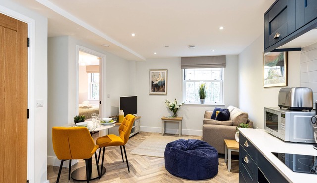 Luxury 1 bedroom apartment in the pretty village of Stoney Middleton. Sleeps 2