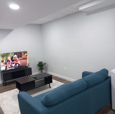 Luxury 1 Bedroom Basement Suite