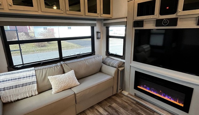 Luxury 1-bedroom RV with AC, WiFi in charming Bonavista