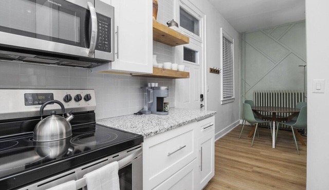 Luxury 1 Bedroom, Sleeps 4, Downtown W Adams - 408