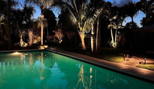 Luxury 1 Bedroom Cottage with Resort Style Heated Pool In Tropical Paradise!