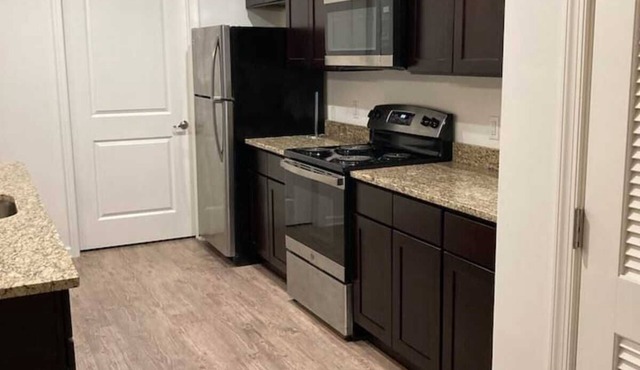 Luxury 1 br 10 minutes from 5 of the top beaches!