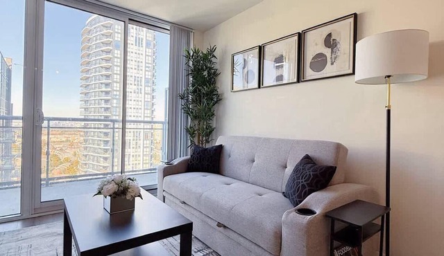 Luxury 1+Den, Balcony, City View, Free Parking