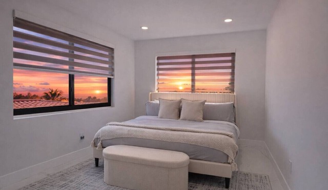 Luxury 1 King BR Retreat near Calle Ocho