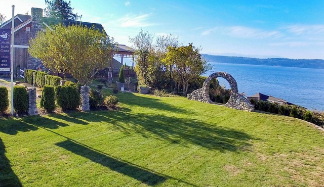 Luxury 10-Bedroom Camano Island Resort — Perfect for Families, Retreats & Events