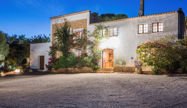 Luxury 12BR Estate near Sitges · Pool · Ideal for Groups & Retreats