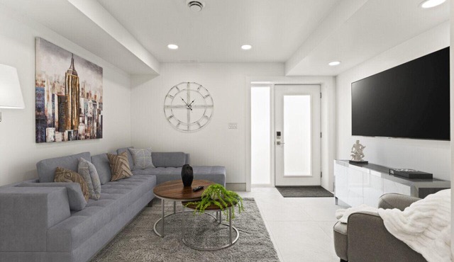 Luxury 171-10 Condos with Magnificent Lakeview