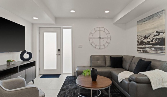 Luxury 171-8 Condos with Magnificent Lakeview