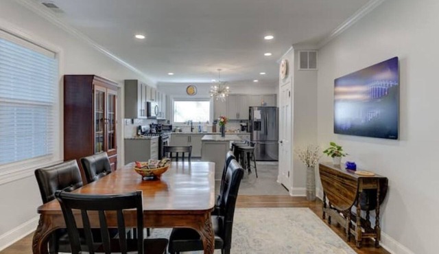 Luxury 1930s Reno'd Cape Cod, ❤️ of Midtown, 🐾, EV 🔌