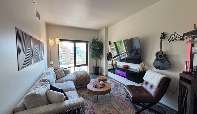 Luxury 1bd/1ba - Rooftop pool, w/d in unit, walkable North Cherry Creek