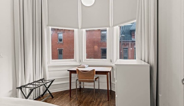 Luxury 1BD Rittenhouse Sq. | Hosted By Stay Rafa