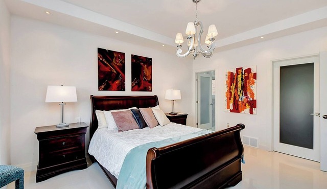 Luxury 1BR Condo Near Canal & Lansdowne + Parking