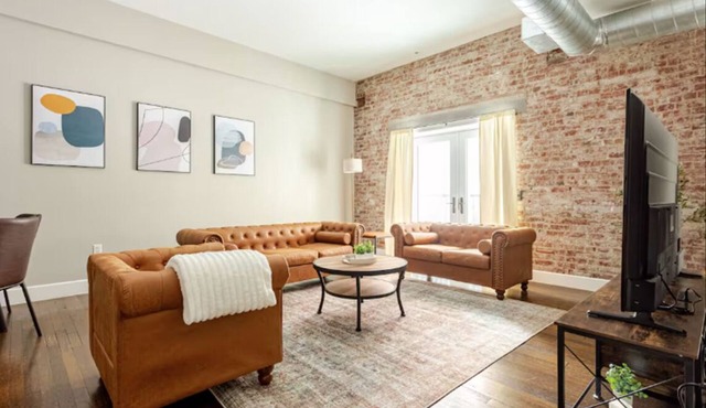 Luxury 1BR Downtown Indianapolis Prime Location Near Everything