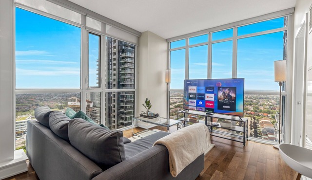 Luxury 2.5 Bedroom 2 Bathroom 1 Parking Spot Near SQ1 Condo Breathtaking Views!