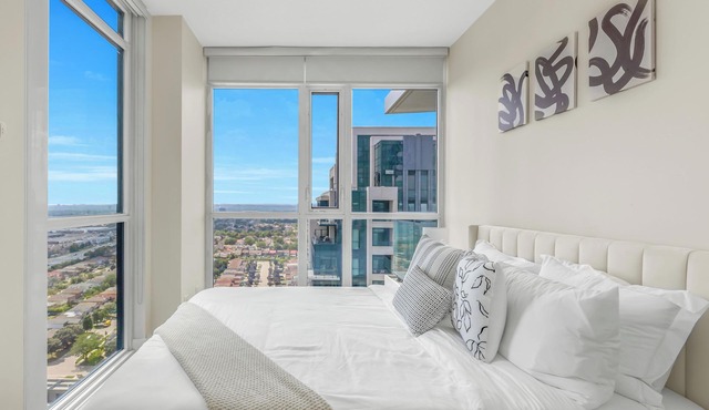 Luxury 2.5 Bedroom 2 Bathroom 1 Parking Spot Near SQ1 Condo Breathtaking Views!