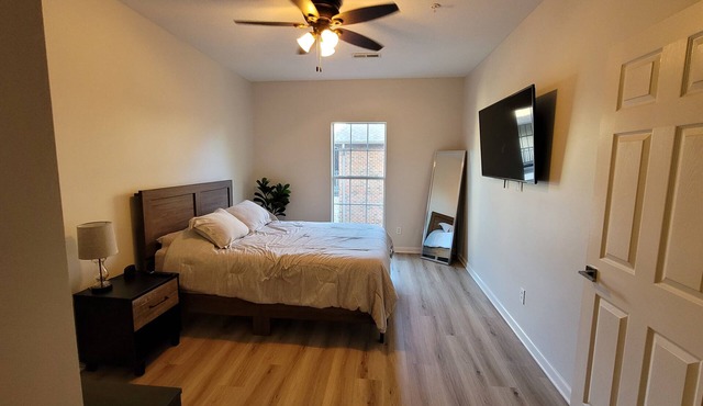 Luxury 2 bed 2 bath condo in desirable area