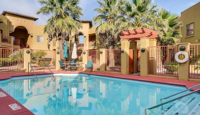 LUXURY 2 bed/2 bath Condo minutes from Historic Mesilla and NMSU