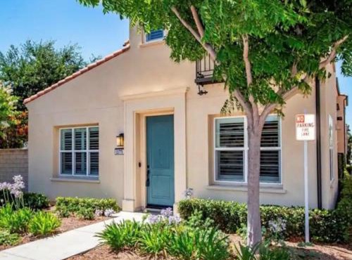 Luxury 2 Bed 2 bath Home Near Six Flags