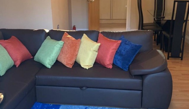 LUXURY 2 BED APARTMENT BY THE BEACH