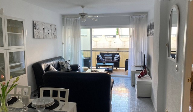 Luxury 2 Bed air conditioned apartment in Bellaluz, 80 yards to pool.