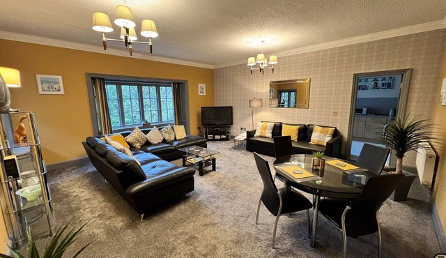 Luxury 2 Bed Apartment