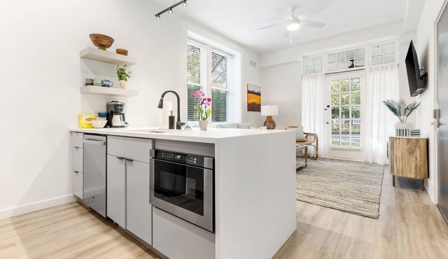 Luxury 2-Bed Apartment in Wilmington Highlands