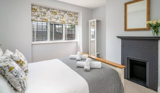 Luxury 2 Bed Apartment, Eton High Street