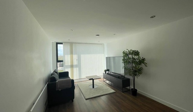 Luxury 2-Bed Apartment in Manchester with parking